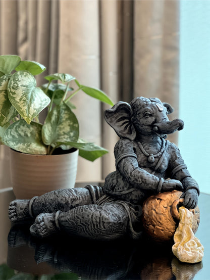 Matki Dhari Ganesha