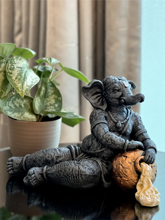 Matki Dhari Ganesha